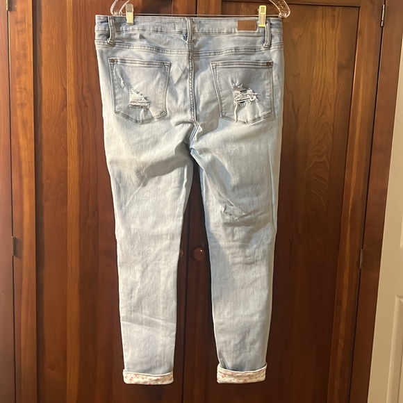 Judy Blue Skinny Fit Patchwork Jeans - Picture 5 of 10